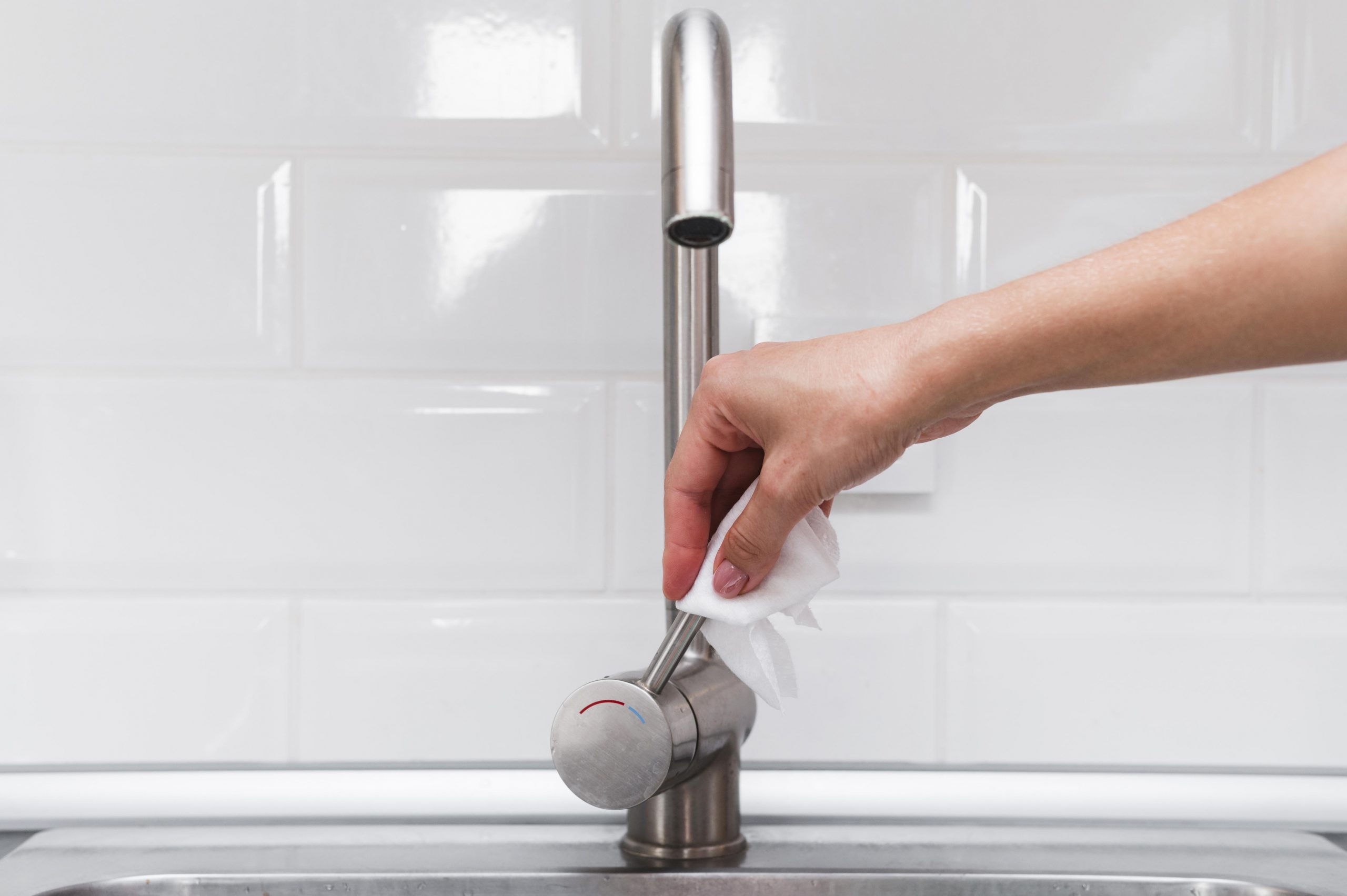 hands-disinfecting-faucet