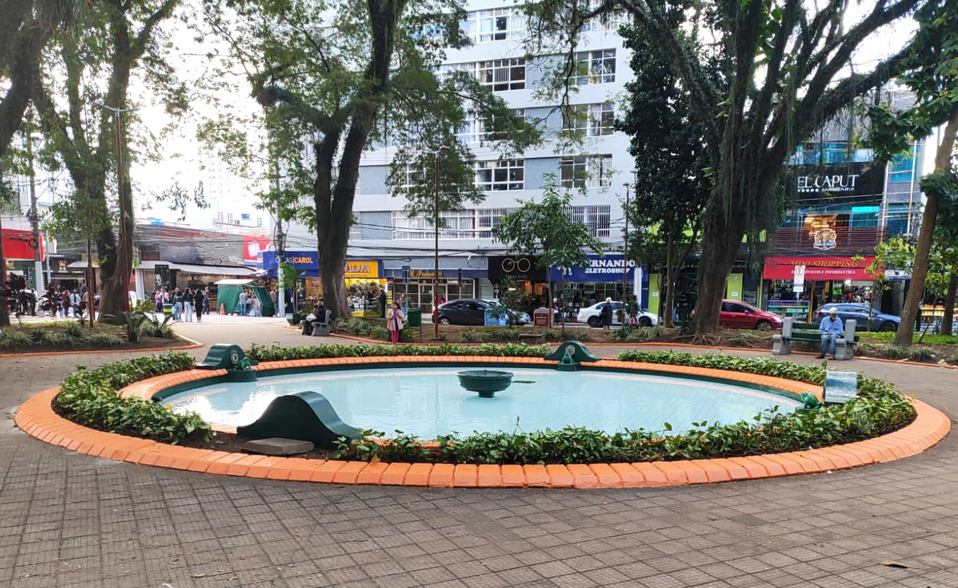 Praça do Sapo recebe revitalização e ganha novo visual no Centro de São José
