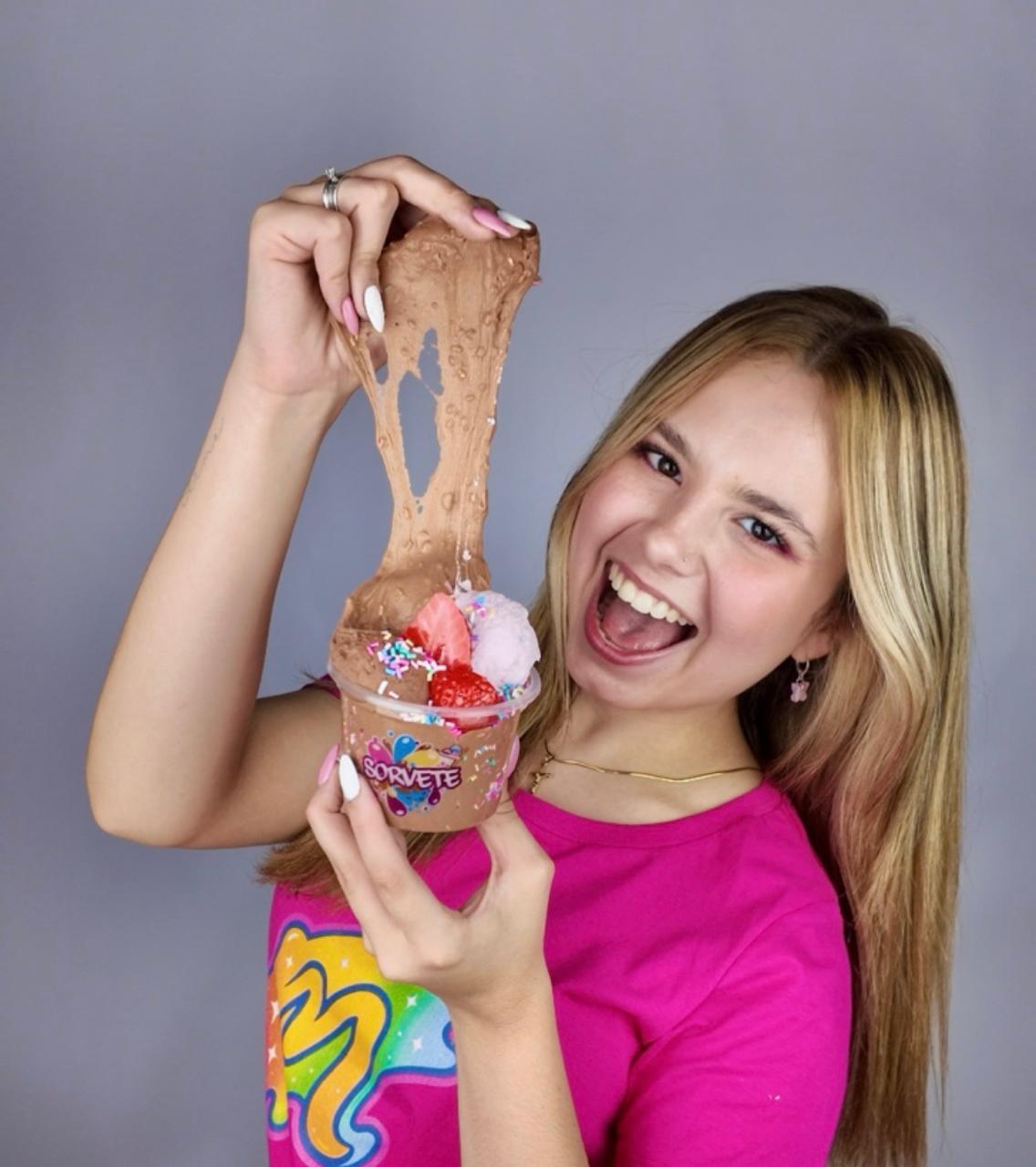 Sorveteria da Mel leva diversão e encontro com fãs ao Shopping Jardim Oriente
