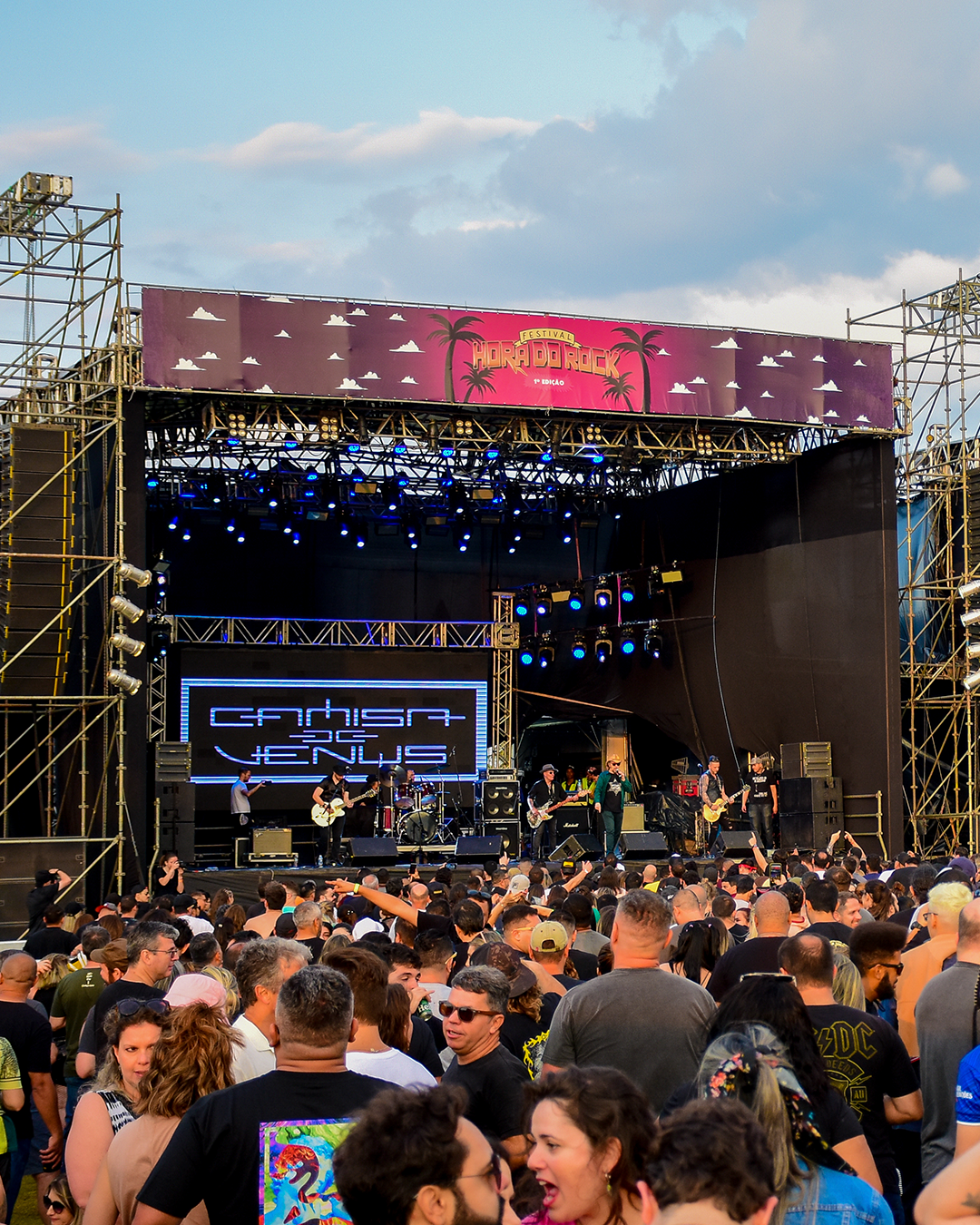 Festival Hora do Rock reúne CPM 22, Raimundos, Detonautas e outras atrações na Arena Farma Conde