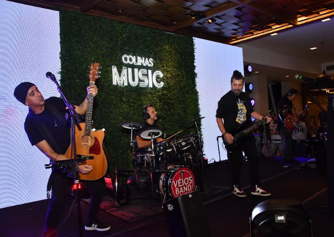 Véio’s Band encerra a 7ª edição do Colinas Music com clássicos do rock e pop