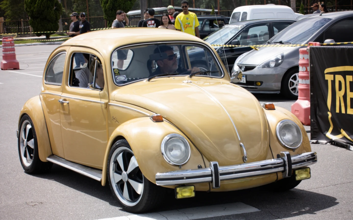 Clássicos Jardim Oriente reúne carros antigos em evento gratuito neste domingo (9)