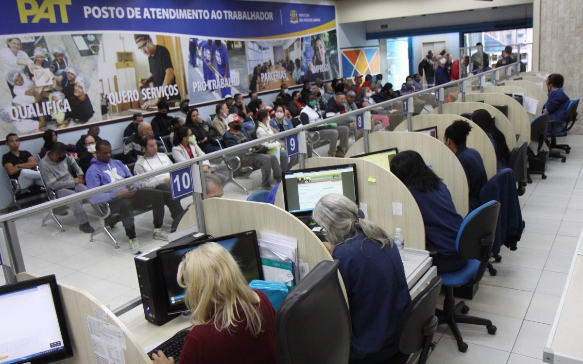 PAT oferece 504 vagas de emprego em São José nesta terça (8)
